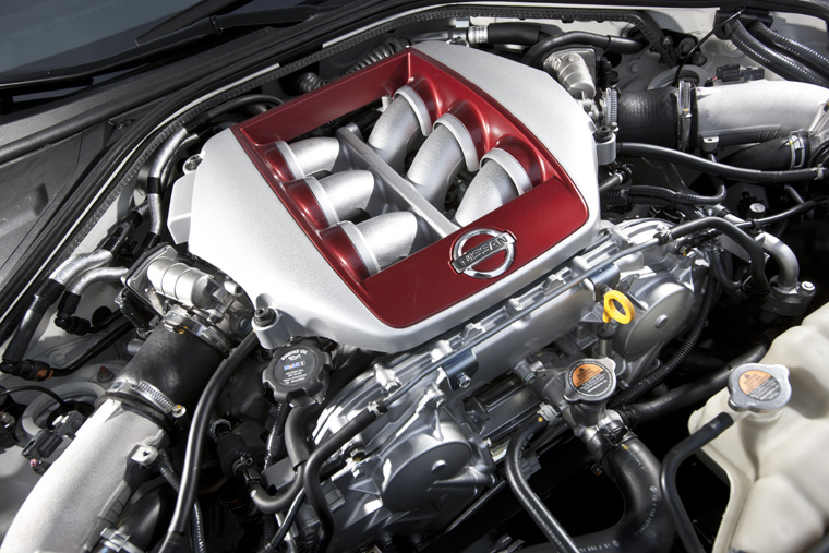 2011 Nissan GT-R 3.8-liter V6 twin-turbo Engine Picture